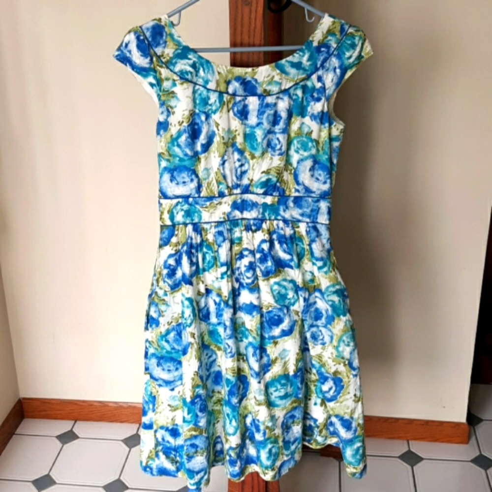 Emily and Fin Knee-length Dress. Has Pockets!